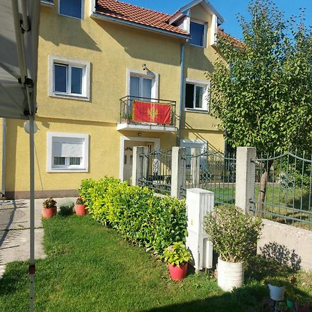 Lucic Guesthouse سيتينيي المظهر الخارجي الصورة