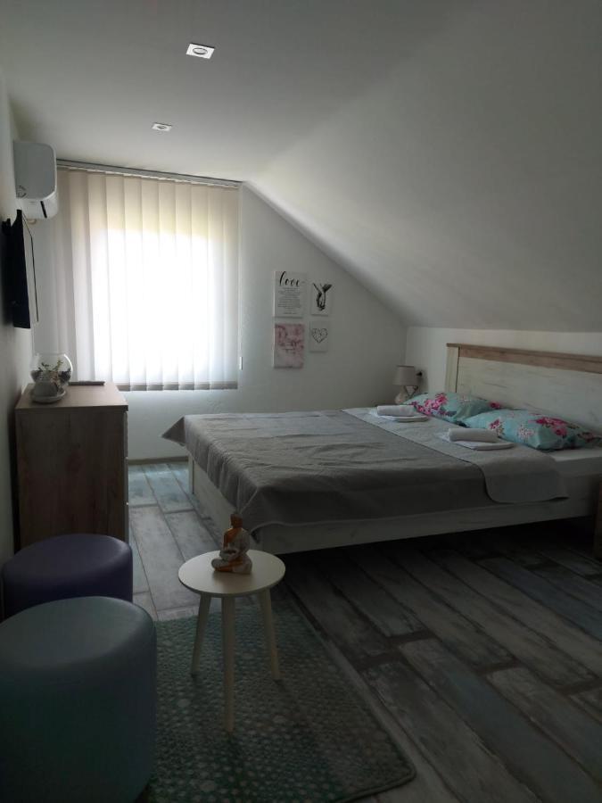 Lucic Guesthouse سيتينيي المظهر الخارجي الصورة