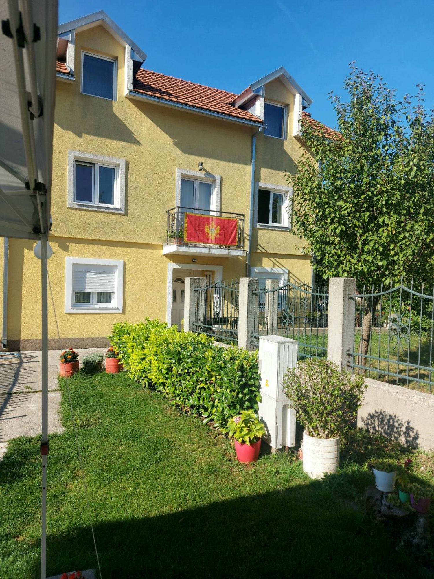 Lucic Guesthouse سيتينيي المظهر الخارجي الصورة