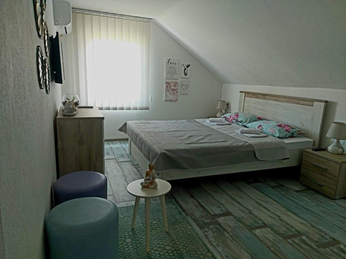 Lucic Guesthouse سيتينيي المظهر الخارجي الصورة